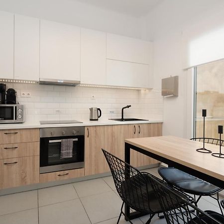 Classy Apartment In Koukaki, Walk To Metro & Acropolis Athena Bagian luar foto