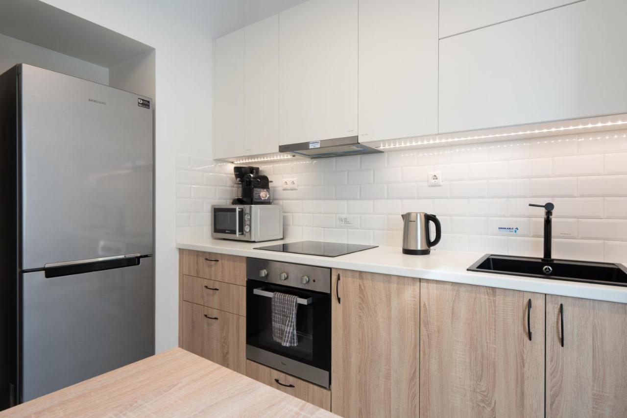 Classy Apartment In Koukaki, Walk To Metro & Acropolis Athena Bagian luar foto