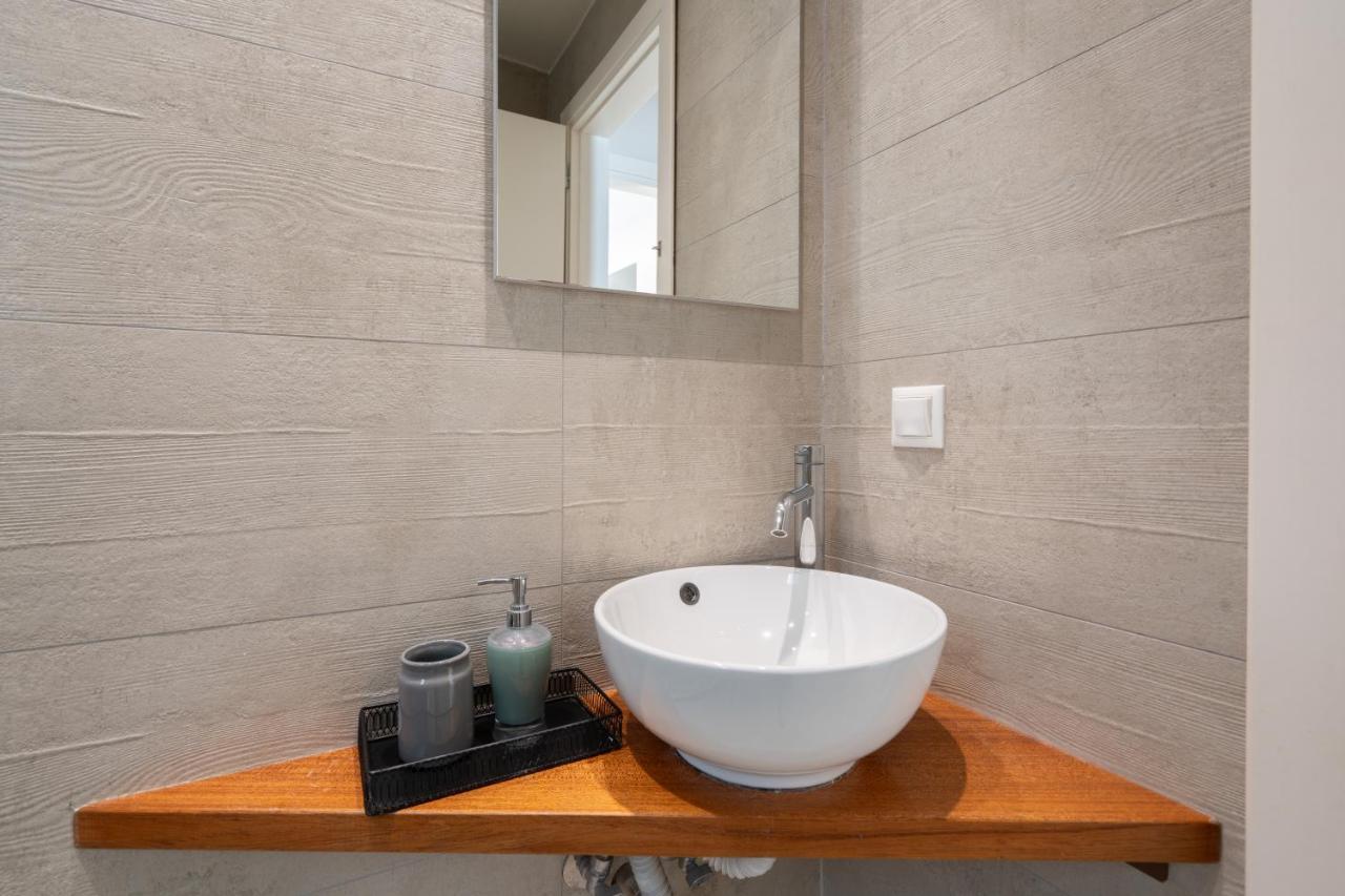 Classy Apartment In Koukaki, Walk To Metro & Acropolis Athena Bagian luar foto